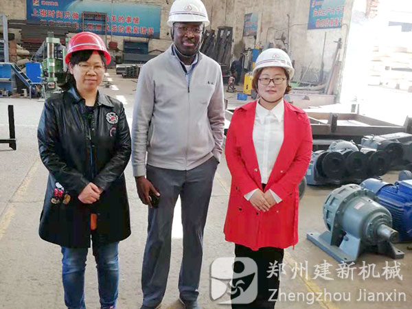美国客户参观混凝土ky体育(中国)官方网站站生产车间